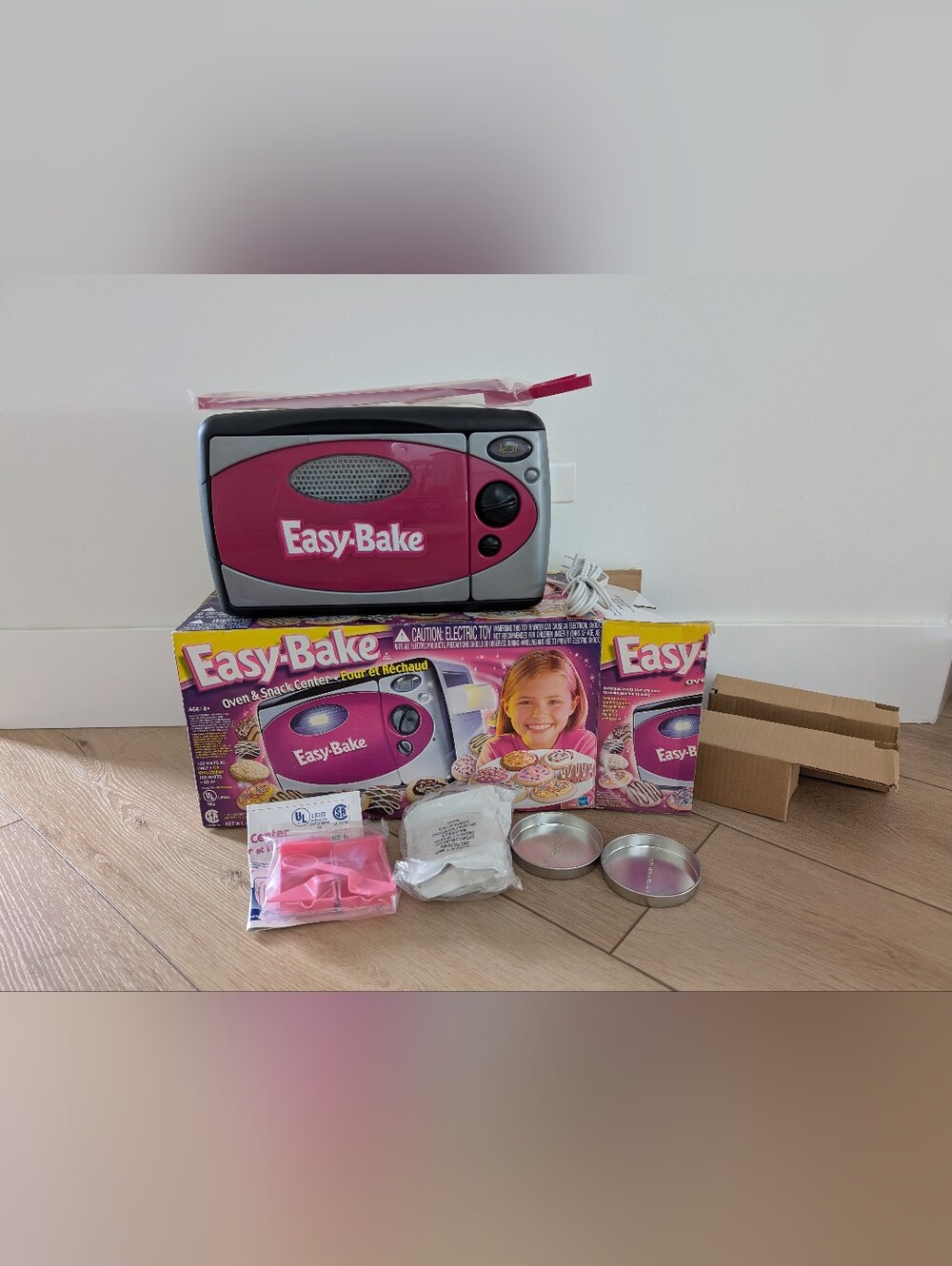 Vintage Easy Bake Oven 2004 (Open Box)